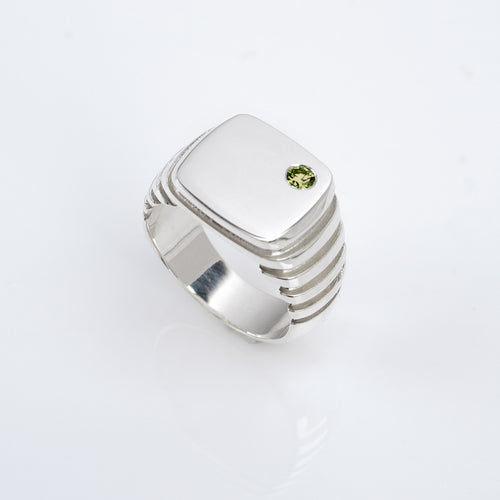 Growth Square Signet - Peridot